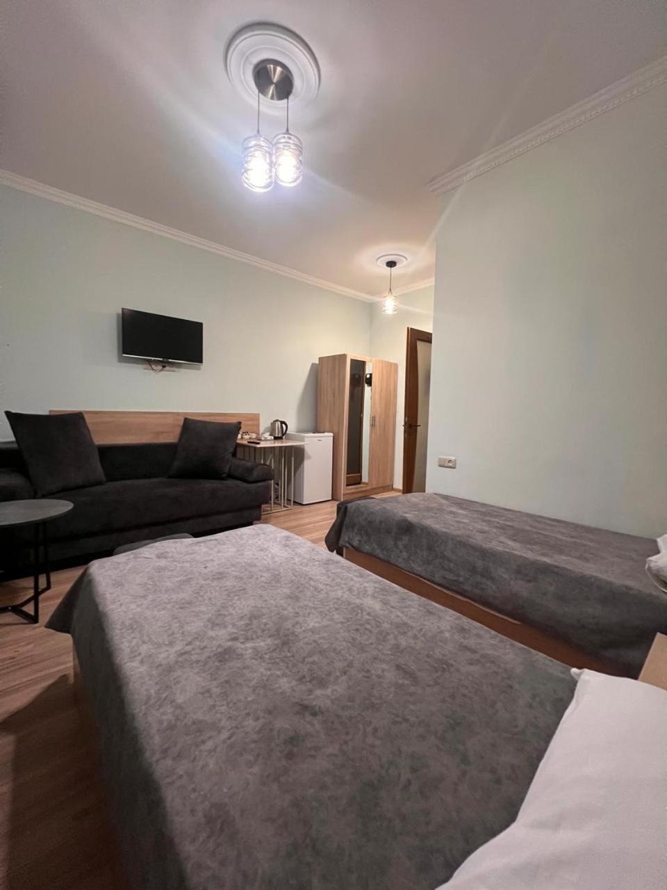 Decca Hotel Yerevan Exterior photo