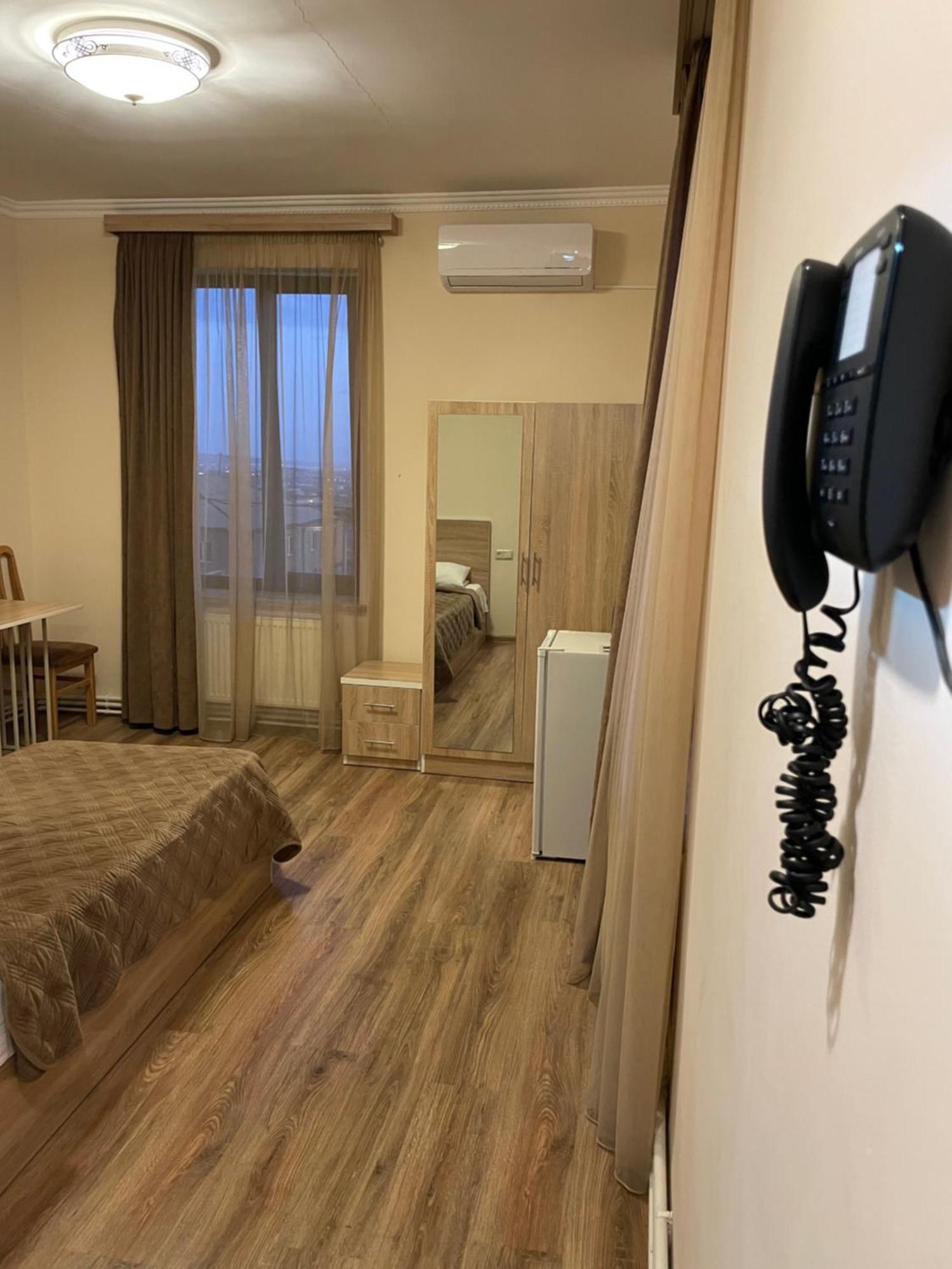 Decca Hotel Yerevan Exterior photo