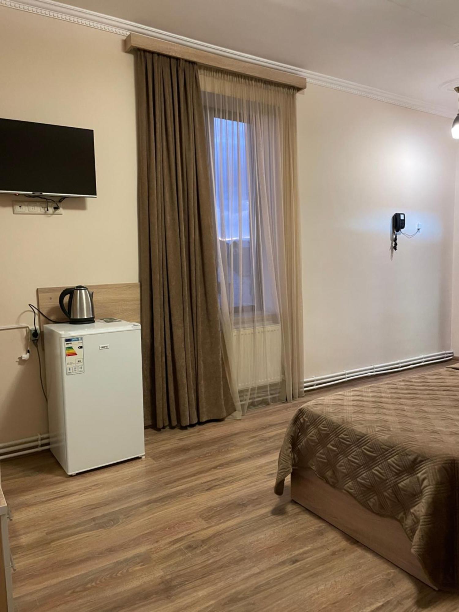 Decca Hotel Yerevan Exterior photo